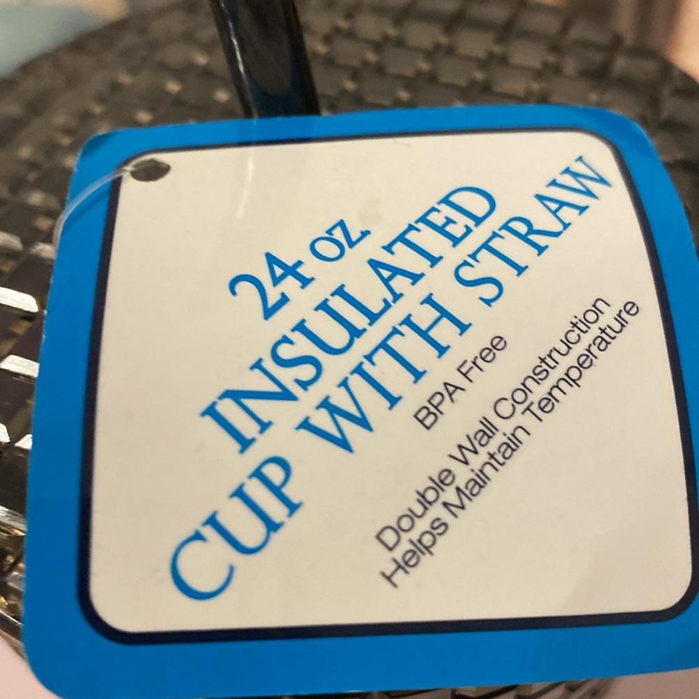 Hogwarts insulated tumbler, new with tags - Picture 6 of 6